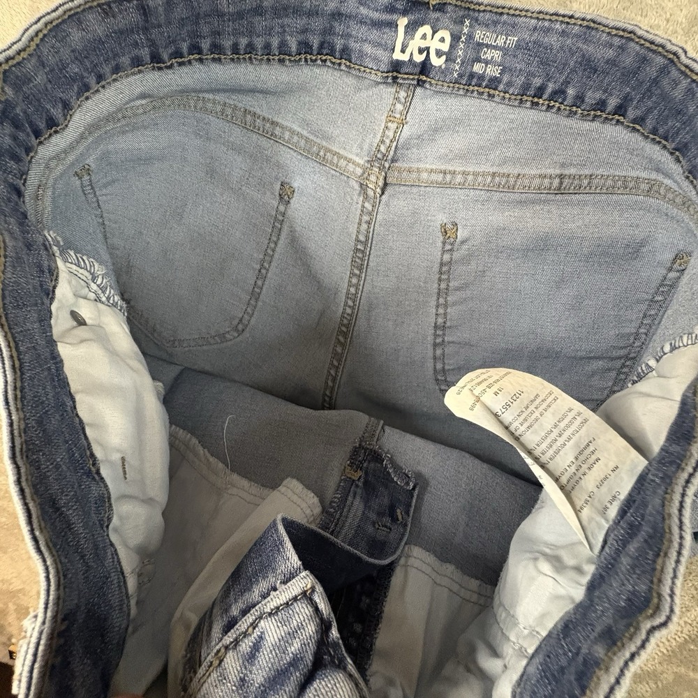 Lee Riders Midrise Capri Women's 38.5x22 Medium Wash Denim Cropped Jeans SEE DES - Picture 6 of 11